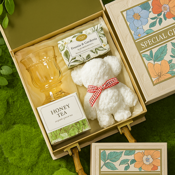Mini Botanical Gift Box – Honey Tea & Teddy Set