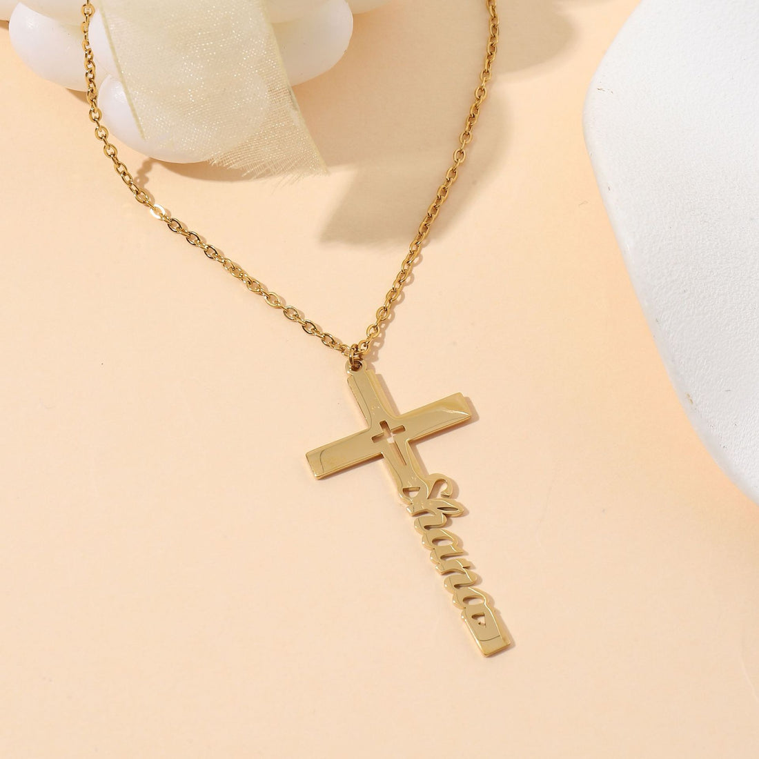 Personalised cross necklace with engraved name – meaningful gift of faith