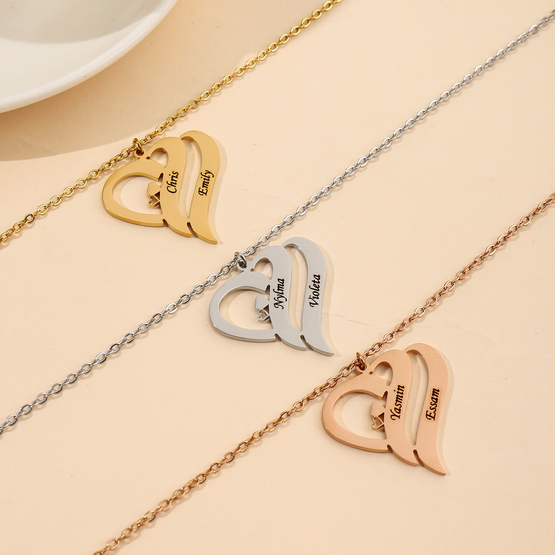 Personalised name necklace with engraved pendant – everyday gift for her