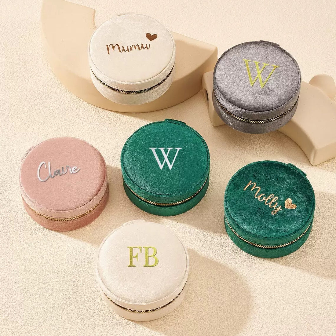 Personalised Velvet Travel Jewellery Box – Custom Name Round Portable Jewellery Case
