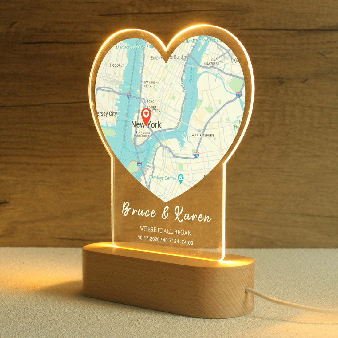 Heart-shaped night light with personalised map, engraved names, and custom location – romantic gift for couples.