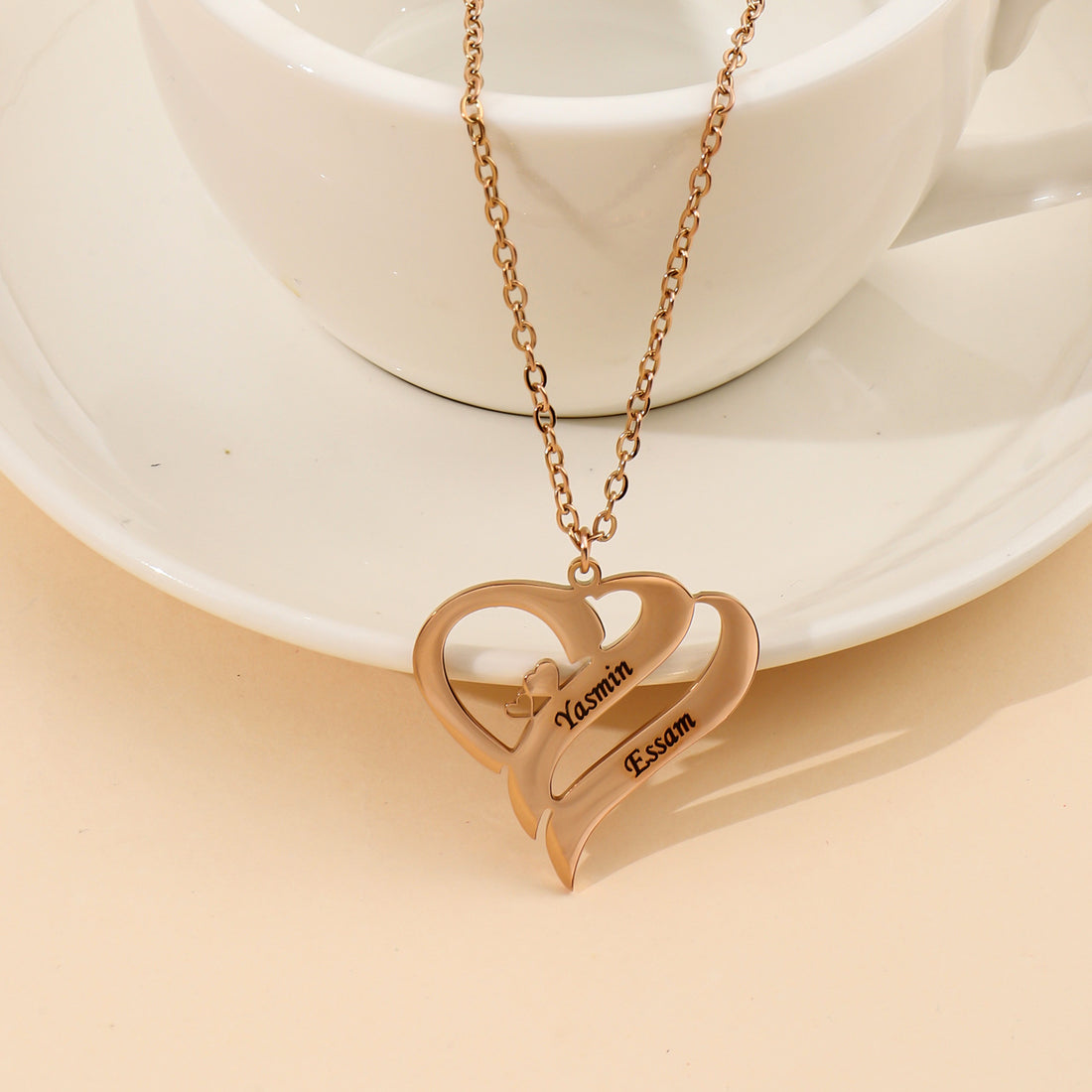 Personalised name necklace with engraved pendant – everyday gift for her